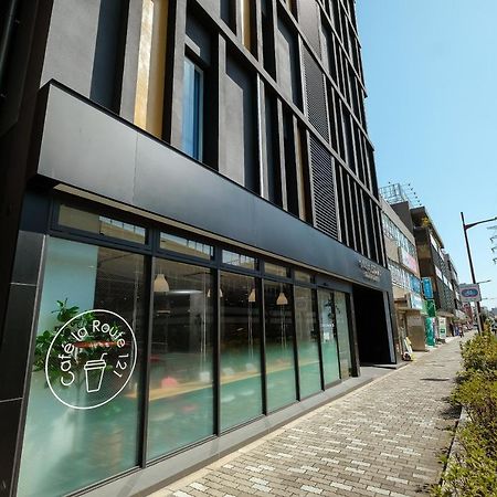 Ele Hotel Kuzuha Хираката Екстериор снимка