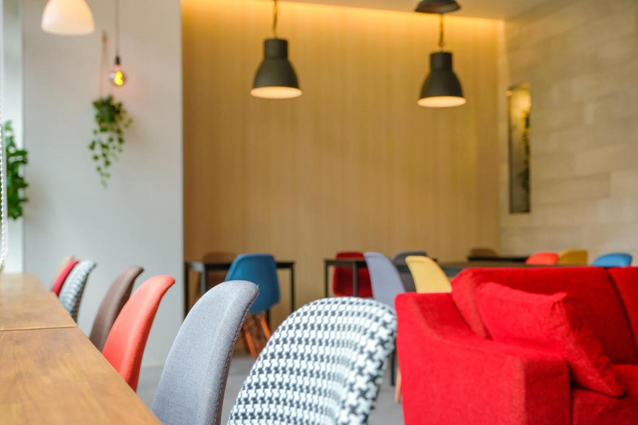 Ele Hotel Kuzuha Хираката Екстериор снимка